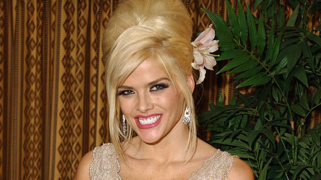 Anna Nicole Smith Rings in  New Year's 2005 at The Aladdin Resort and Casino