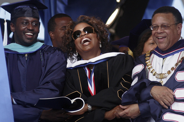 oprah-graduation-commencement-2007.jpg