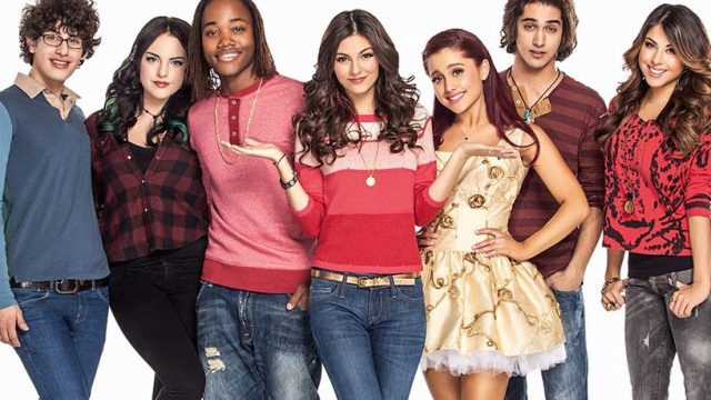 Promo still with the cast of Victorious.