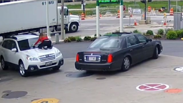 milwaukee woman stops carjackers