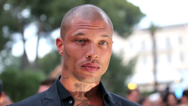 Prison bae Jeremy Meeks expecting a child