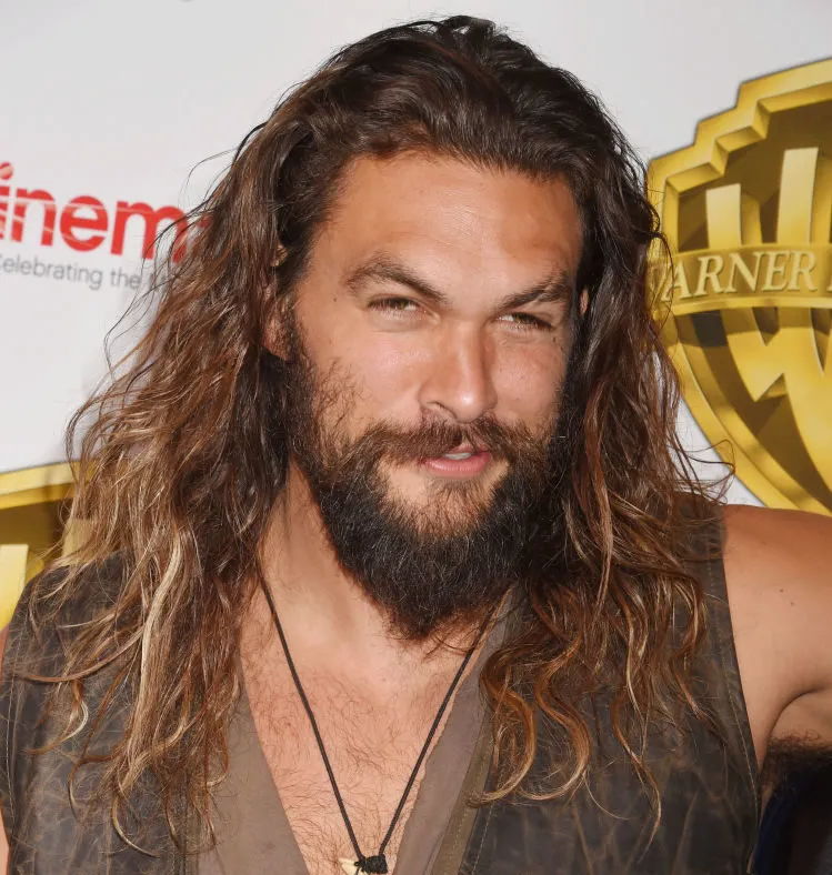 Jason Momoa helped this fighter prepare with a traditional shirtless ...