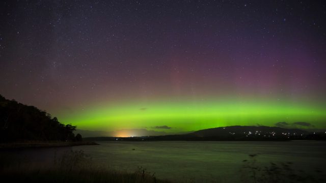 Aurora Australis Lights Up Tasmanian Skies