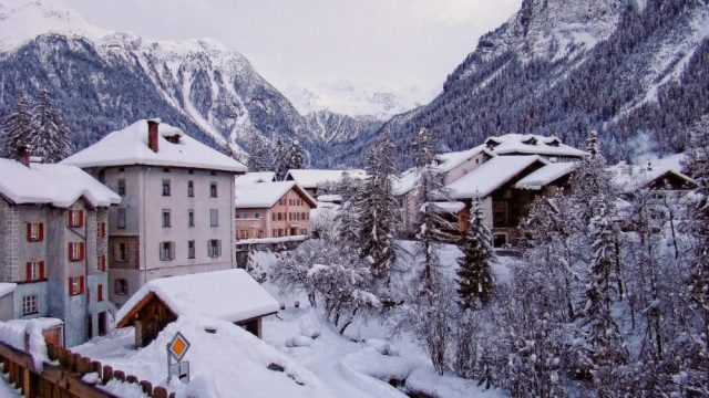 The Swiss town of Bergun in the winter.