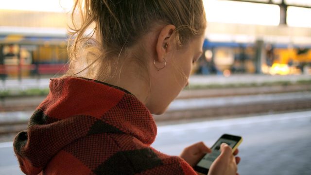 woman_on_phone