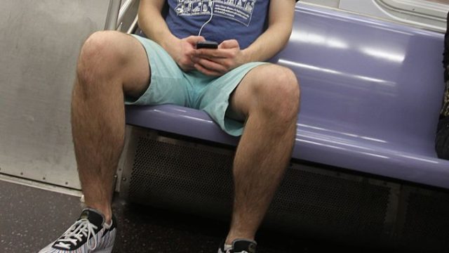 manspreading