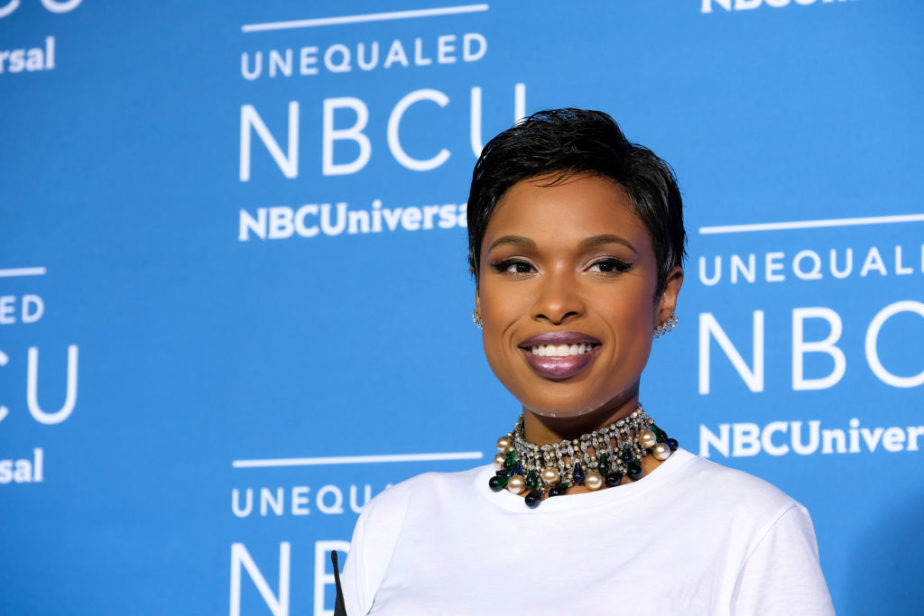 Jennifer Hudson’s pink and yellow outfit is giving us Starburst vibes ...