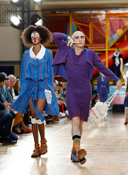 Legendary designer Vivienne Westwood's latest runway show is an ode to  fighting injustice - HelloGigglesHelloGiggles