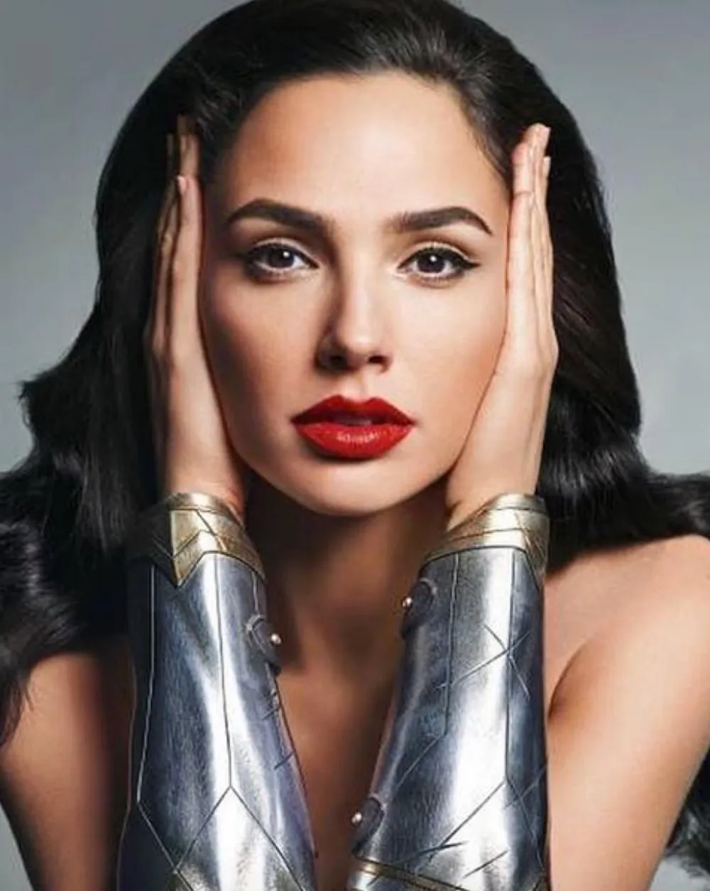 Gal Gadot's Makeup Artist FINALLY Shares The to Wonder Woman's KILLER Makeup Look!HelloGiggles