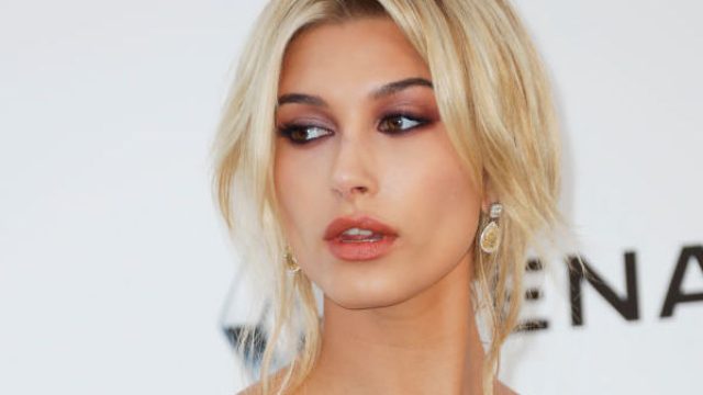 Hailey Baldwin arrives at the amfAR Gala Cannes 2017 at Hotel du Cap-Eden-Roc on May 25, 2017 in Cap d'Antibes, France