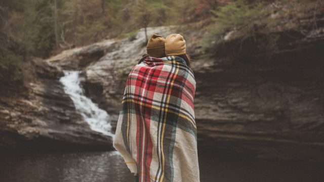 friends-under-blanket