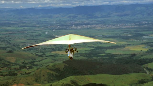 hang gliding