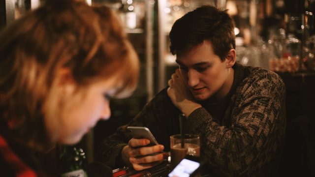 dating-phone