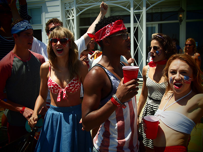 19 Thoughts I Had About the Return of Taylor Swift's Fourth of July Party