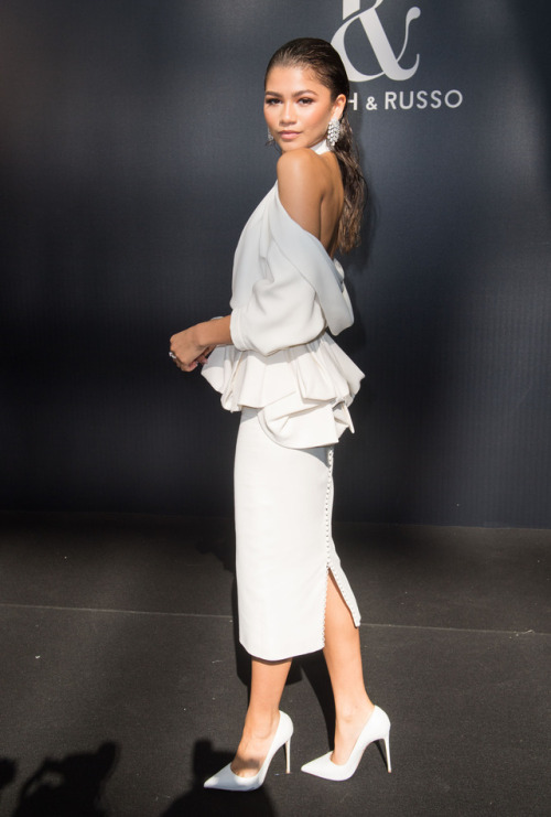 Zendaya looked like a retro '80s bride in head-to-toe white at Paris