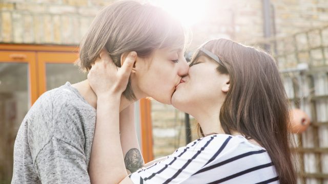 What Happens After Your First Kiss With Someone? 7 Effects On Your