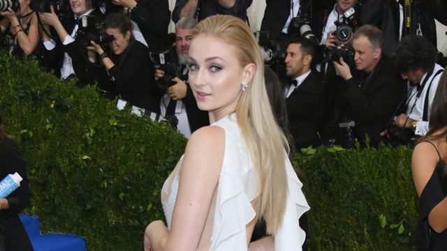 Sophie Turner blonde hair back to red