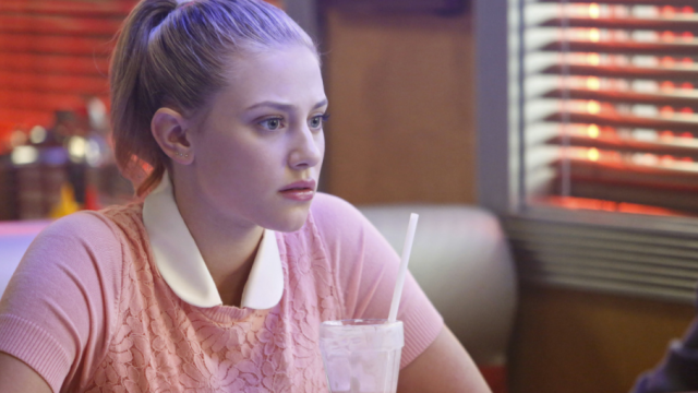 Image of Lili Reinhart on Riverdale