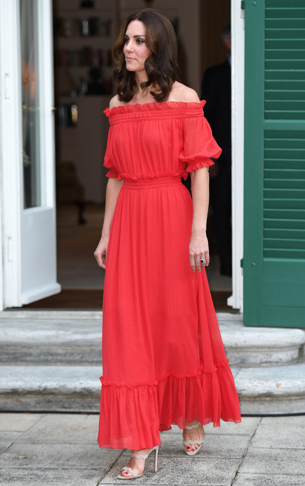 Kate Middleton rocked a 70s style off the shoulder red dress and here s how to copy her look HelloGigglesHelloGiggles