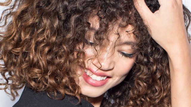 Here are 13 shampoos that will guarantee you shiny, more voluminous hair - HelloGigglesHelloGiggles Here are 13 shampoos that will guarantee you shiny, more voluminous hair - HelloGigglesHelloGiggles