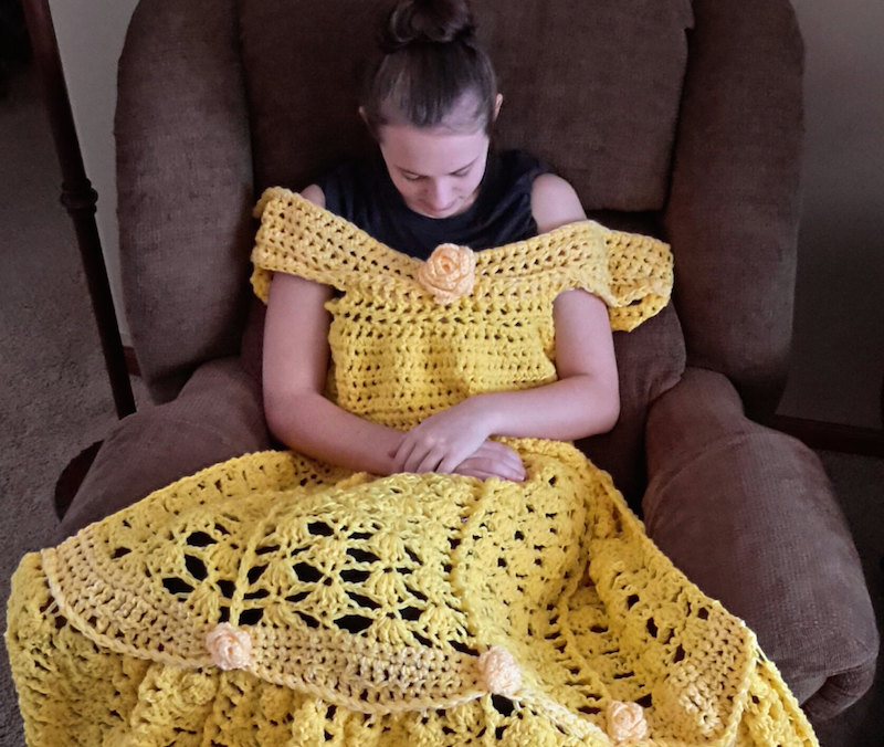 Cozy belle online blankets