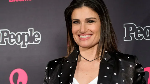 Picture of Idina Menzel Red Carpet