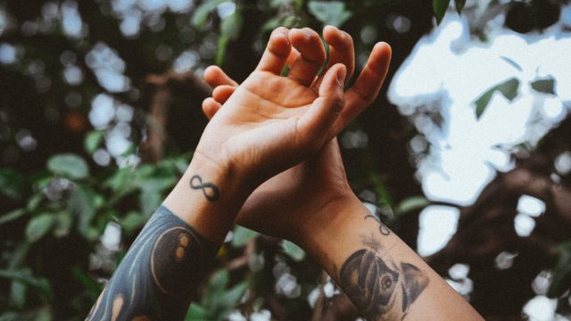 hands