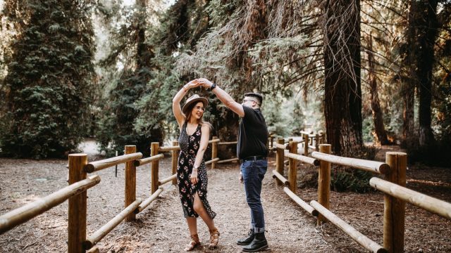 couple-dancing