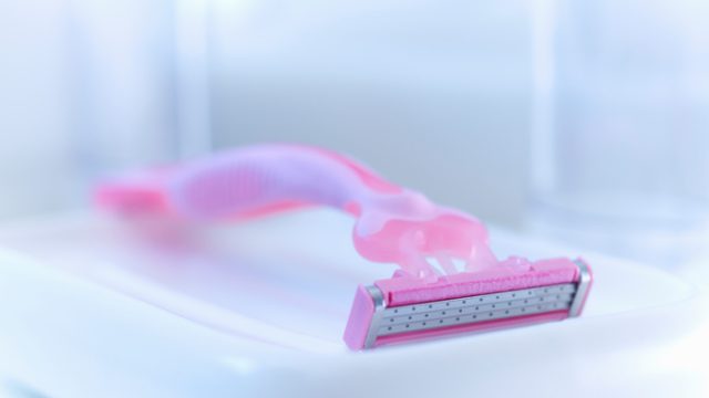 grooming pubic hair razor