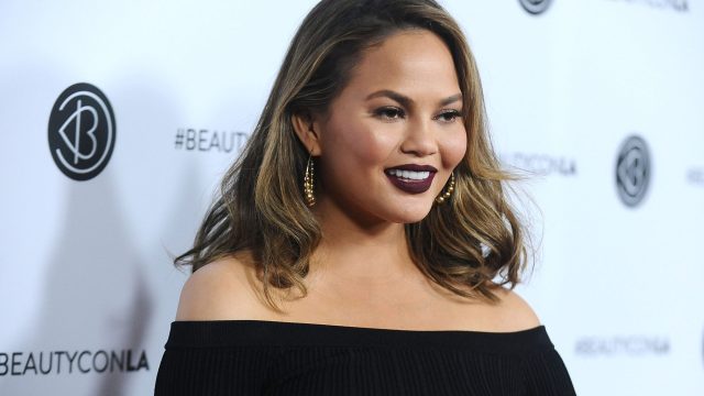 Chrissy Teigen attends the 5th annual Beautycon festival at Los Angeles Convention Center on August 13, 2017 in Los Angeles, California. (Photo by Jason LaVeris/FilmMagic)