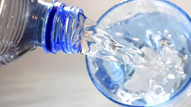 A glass is filled in with water on April 27, 2014 in Paris. AFP PHOTO / FRANCK FIFE / AFP PHOTO / FRANCK FIFE (Photo credit should read FRANCK FIFE/AFP/Getty Images)