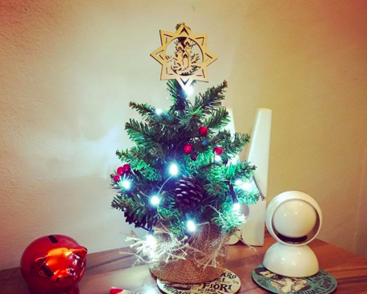 9 Christmas decorations for a small apartmentHelloGiggles