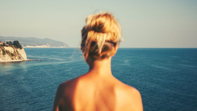 girl-staring-at-ocean