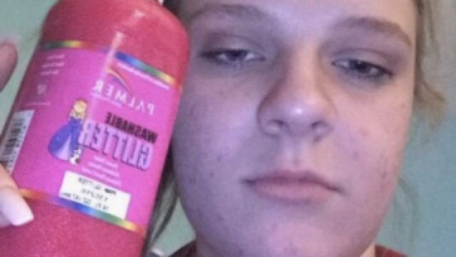 Girl accidentally dyes face pink