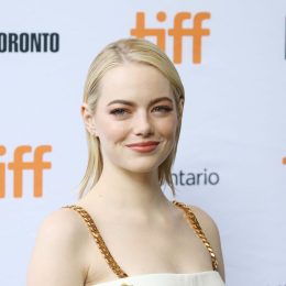 Emma Stone arrives to the "Battle of the Sexes" premiere - 2017 TIFF - Premieres, Photo Calls and Press Conferences held on September 10, 2017 in Toronto, Canada.