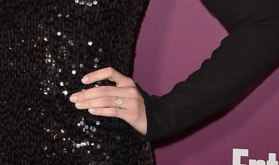 Mandy Moore just wore her alleged engagement ring on the red carpet ...