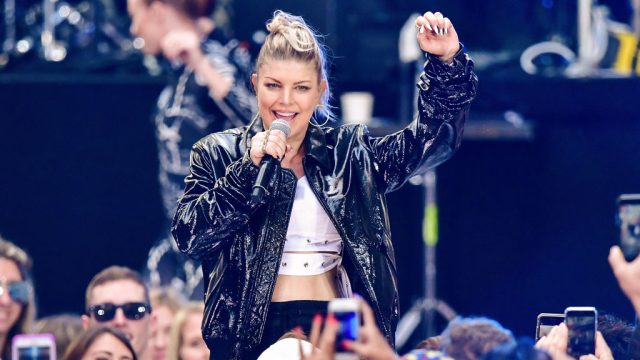 Picture of Fergie Singing