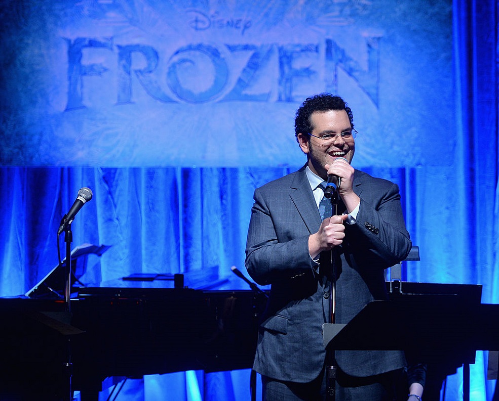 🍁 Fans of Frozen ❄️ on X: @joshgad Who needs a #Frozen2 recap 👀 Here's  my recap for Frozen 3 When Olaf felt left out, he suddenly take his  powerfull voice to