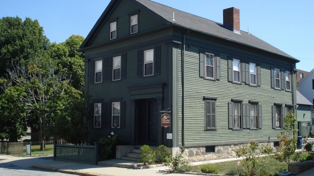Lizzie Bordenís spirit still hovers over Fall River