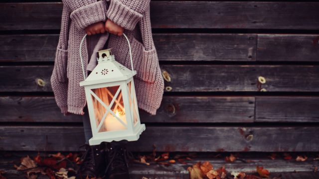 candle-sweater-light-fall-weather