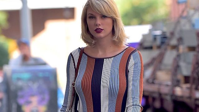 Picture of Taylor Swift Fall Outfit