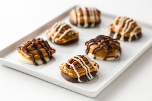 Chocolate-Caramel-Pretzel-Clusters.jpg