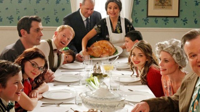 modern-family-thanksgiving