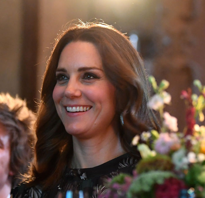 Kate Middleton's half-curled hairstyle is the lazy girl look for fall ...
