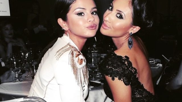 selena-gomez-francia-friends