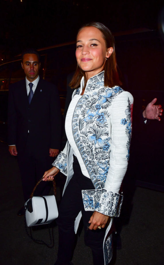 Alicia Vikander showed off her wedding ring on the red carpet, and we're  blinded by the bling - HelloGigglesHelloGiggles