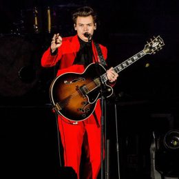 HOLLYWOOD, CA - OCTOBER 21: Harry Styles performs during the CBS Radio Presents 5th Annual "We Can Survive" Show at the Hollywood Bowl on October 21, 2017 in Hollywood, California.