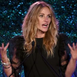 Honoree Julia Roberts speaks onstage at the amfAR Gala 2017 at Ron Burkle's Green Acres Estate on October 13, 2017 in Beverly Hills, California.