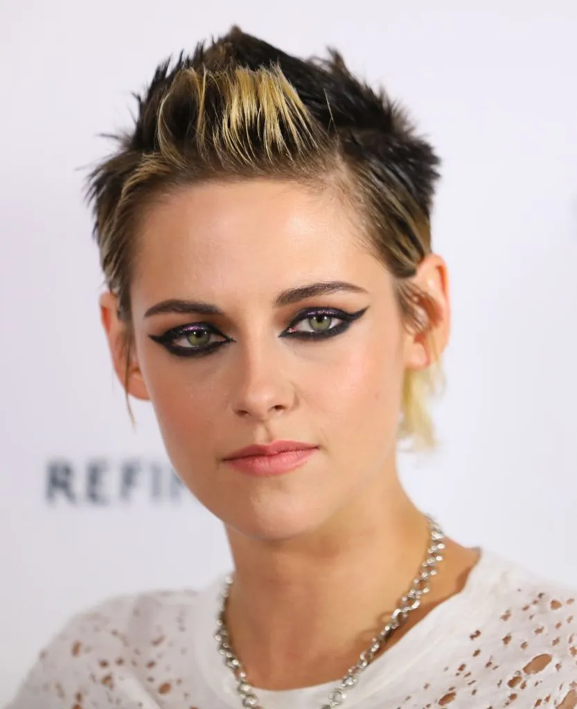 Curtain Bangs To Swoop: Kristen Stewart Teaches To Style Short Hair |  IWMBuzz