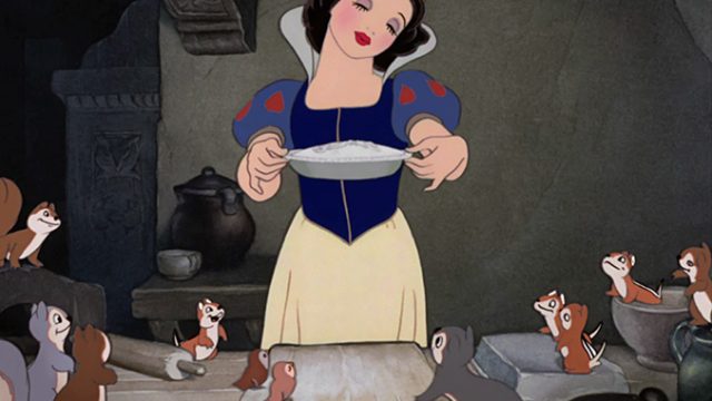 Snow White Baking Pie